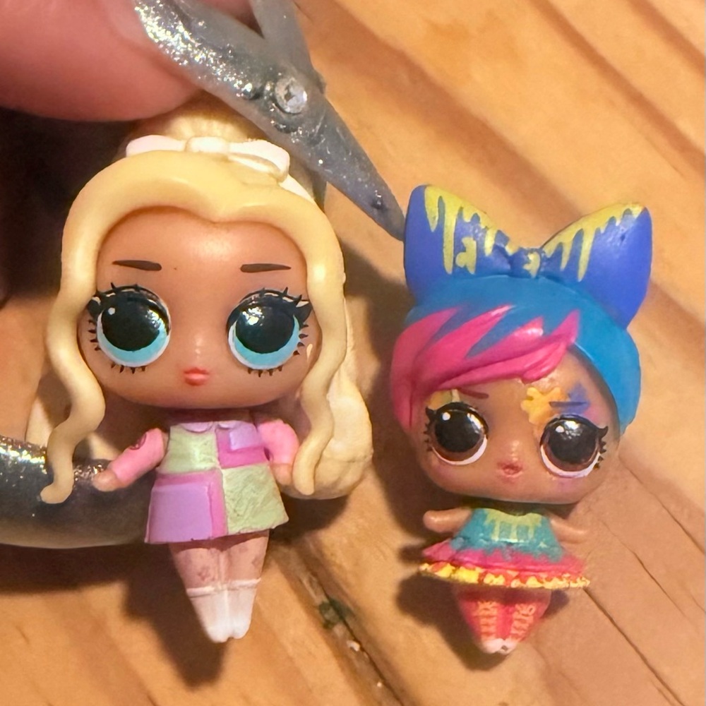 L.O.L. Surprise! Colorful Doll Pair